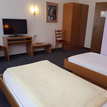 Hotel-Cafe Am Rathaus Gardelegen Buitenkant foto