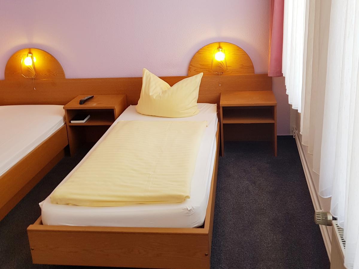 Hotel-Cafe Am Rathaus Gardelegen Buitenkant foto