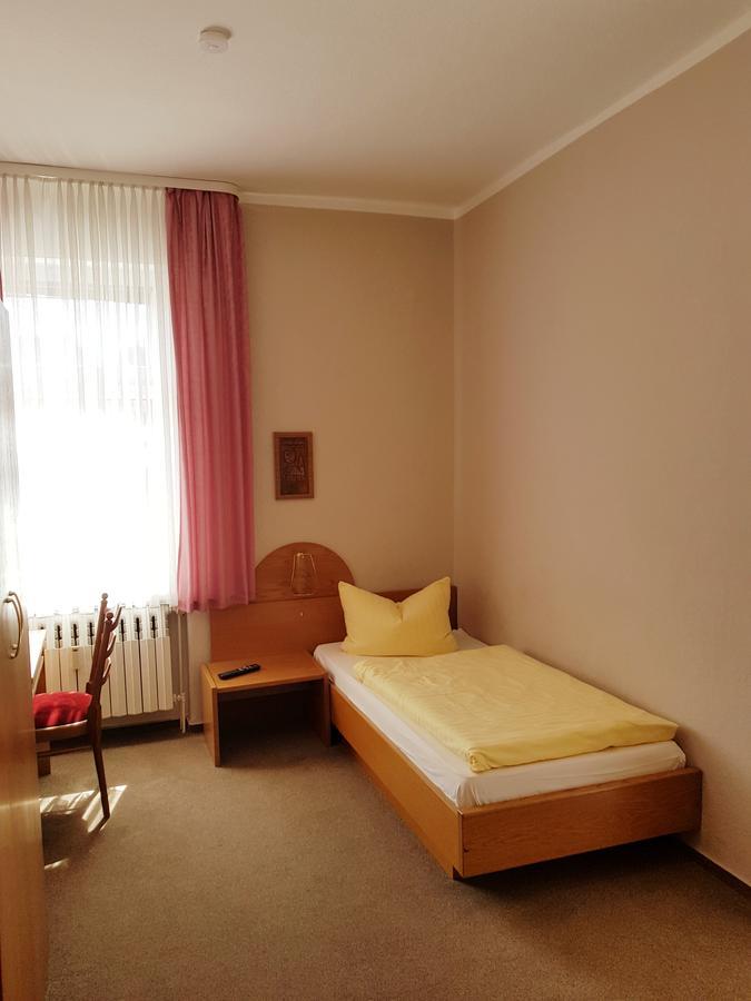 Hotel-Cafe Am Rathaus Gardelegen Buitenkant foto